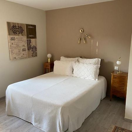 Les Chambres De L'Aigronne Le Petit-Pressigny Esterno foto